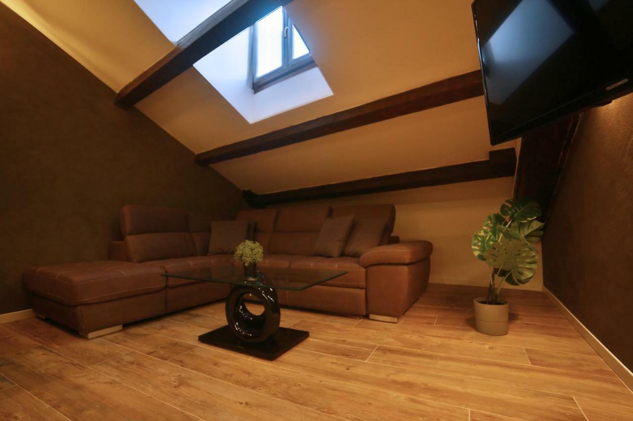 Moscova Attic Near Duomo Appartement Milaan Buitenkant foto