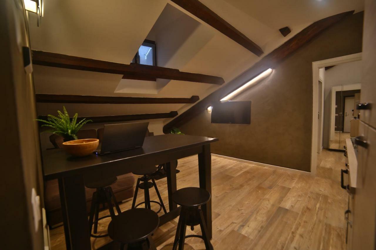 Moscova Attic Near Duomo Appartement Milaan Buitenkant foto